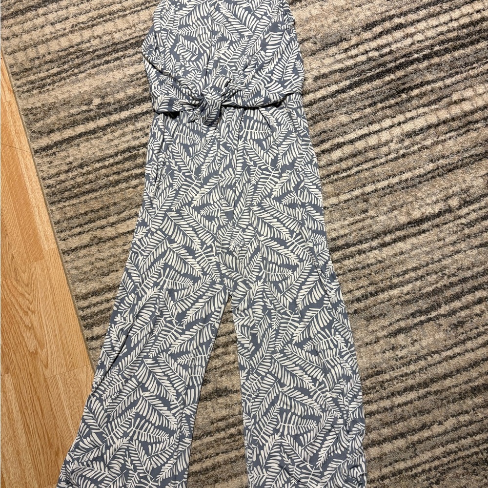 Maurices Leaf Patterned Jumpsuit in Gray and White